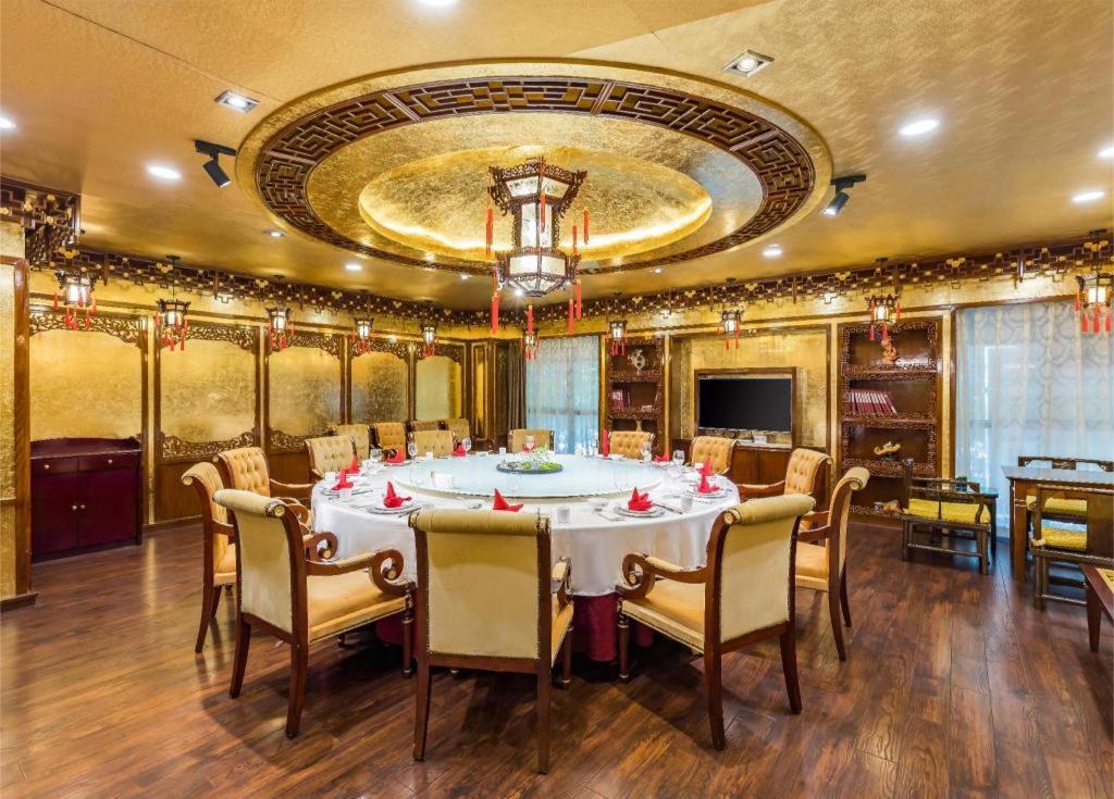 West International Trade Grand Hotel Beijing Exterior photo