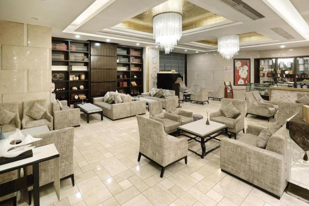 West International Trade Grand Hotel Beijing Exterior photo