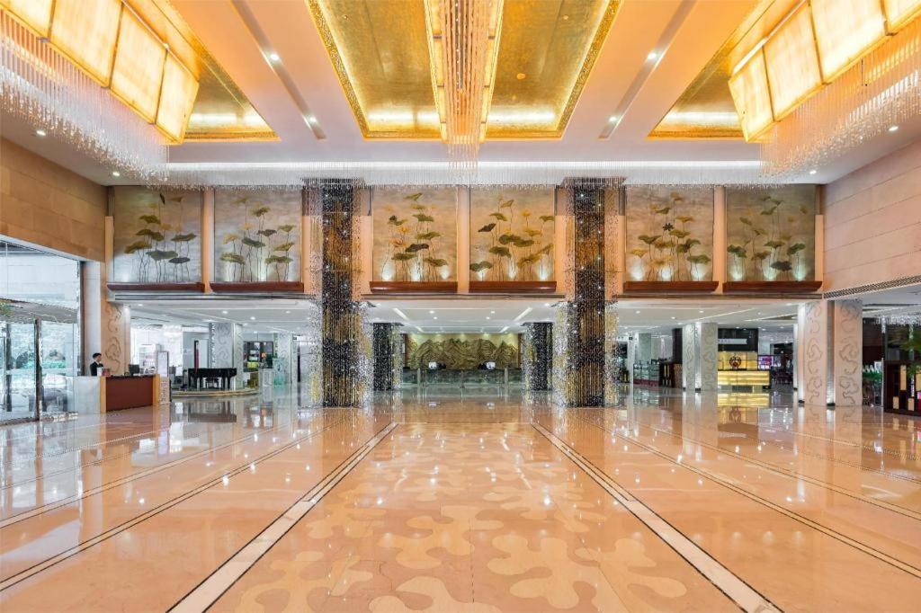West International Trade Grand Hotel Beijing Exterior photo